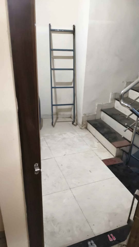 3 BHK House Portion Available for Girls & Family near Omaxe City 1, Indore