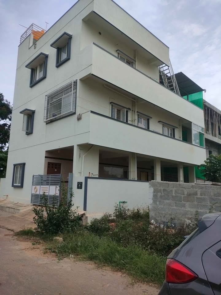 Independent G+2 House for Sale in Bengaluru | 45×30 East Facing | Rental Income ₹50,000/Month near Near 80 Feet Str Road Jalappa Engineering College, Bangalore